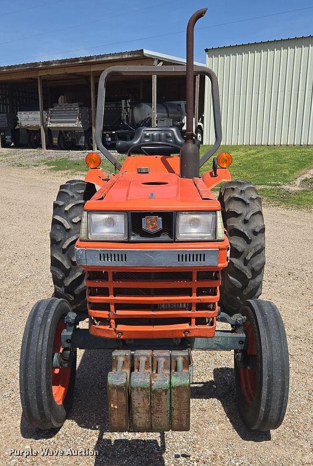 Image of Kubota L2050 equipment image 1