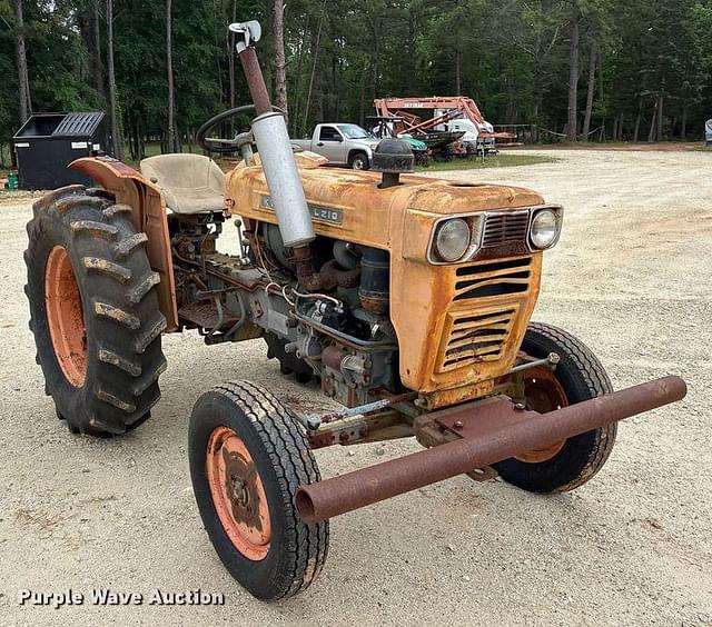 Image of Kubota L210 equipment image 2