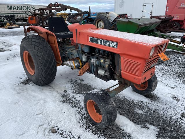 Image of Kubota L225 equipment image 2