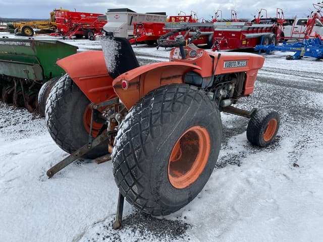 Image of Kubota L225 equipment image 4