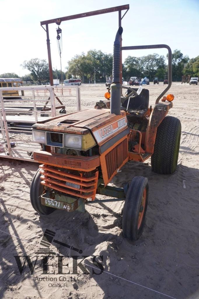 Main image Kubota L2250