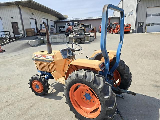 Image of Kubota L2250 equipment image 1