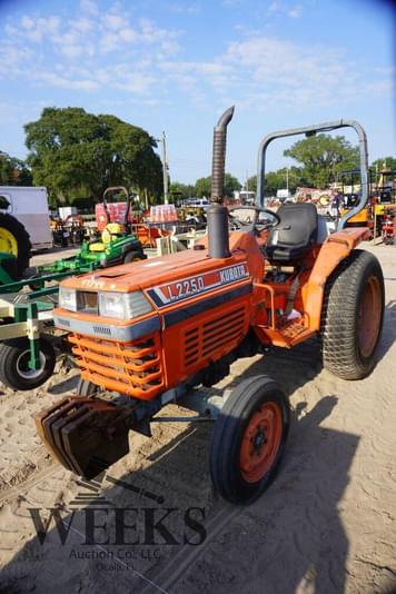 Main image Kubota L2250