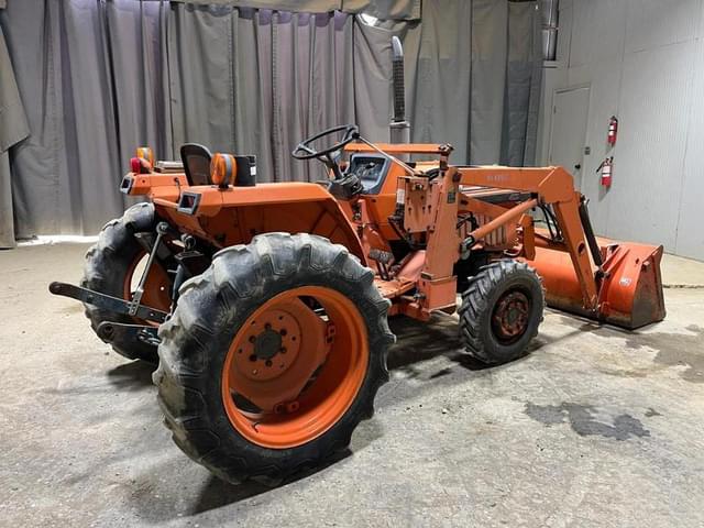 Image of Kubota L2250 equipment image 4
