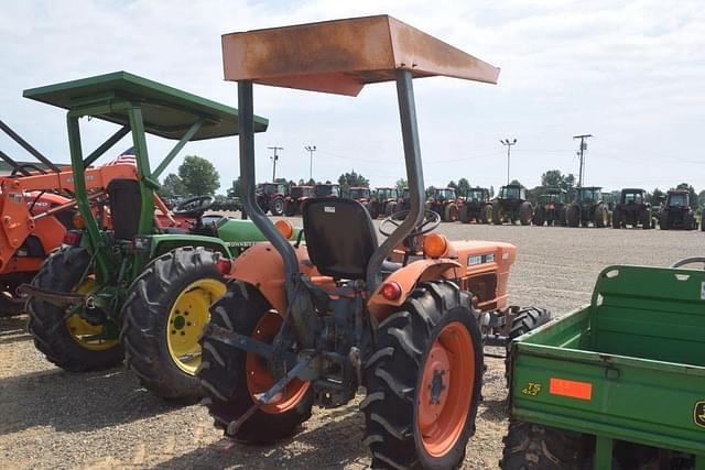 Image of Kubota L235 equipment image 2