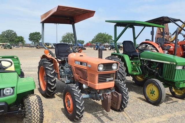 Image of Kubota L235 equipment image 3