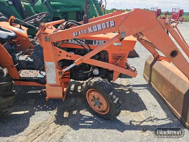 Image of Kubota L235 equipment image 1