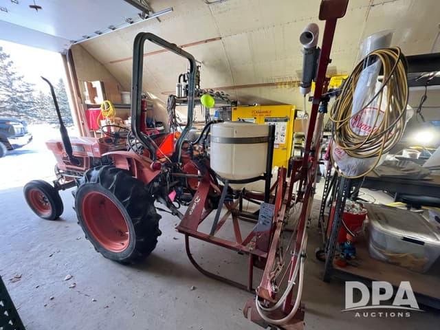 Image of Kubota L235 equipment image 2