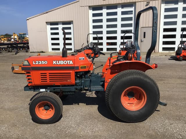Image of Kubota L2350 equipment image 3