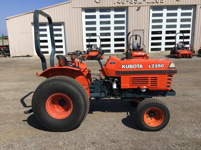 Image of Kubota L2350 equipment image 2