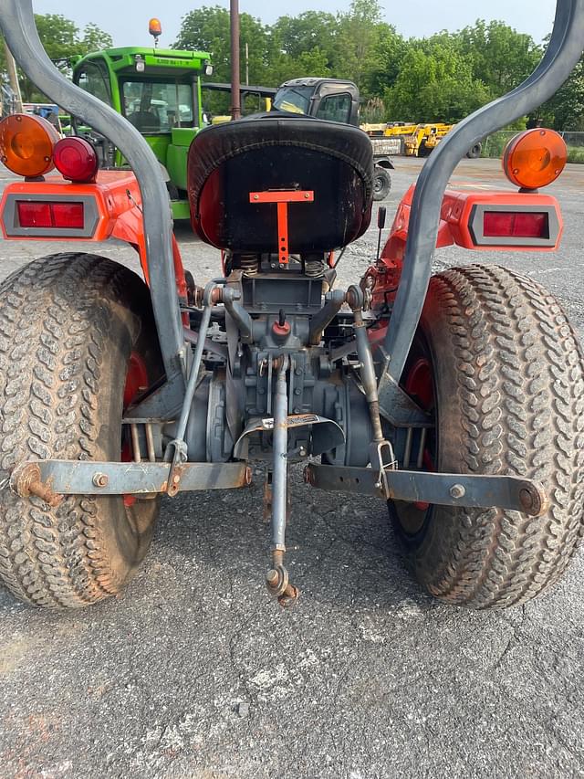 Image of Kubota L2350 equipment image 4