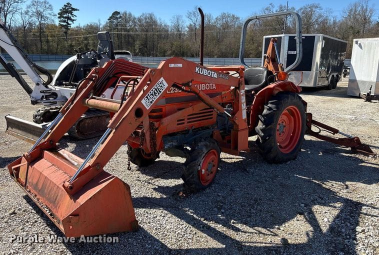 Kubota L2350 Equipment Image0