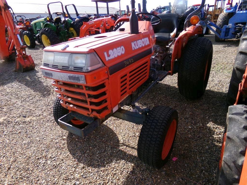 Main image Kubota L2350
