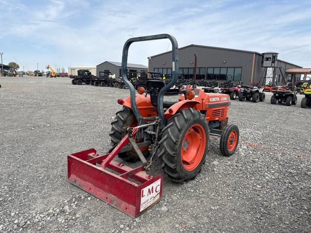 Image of Kubota L2350 equipment image 3
