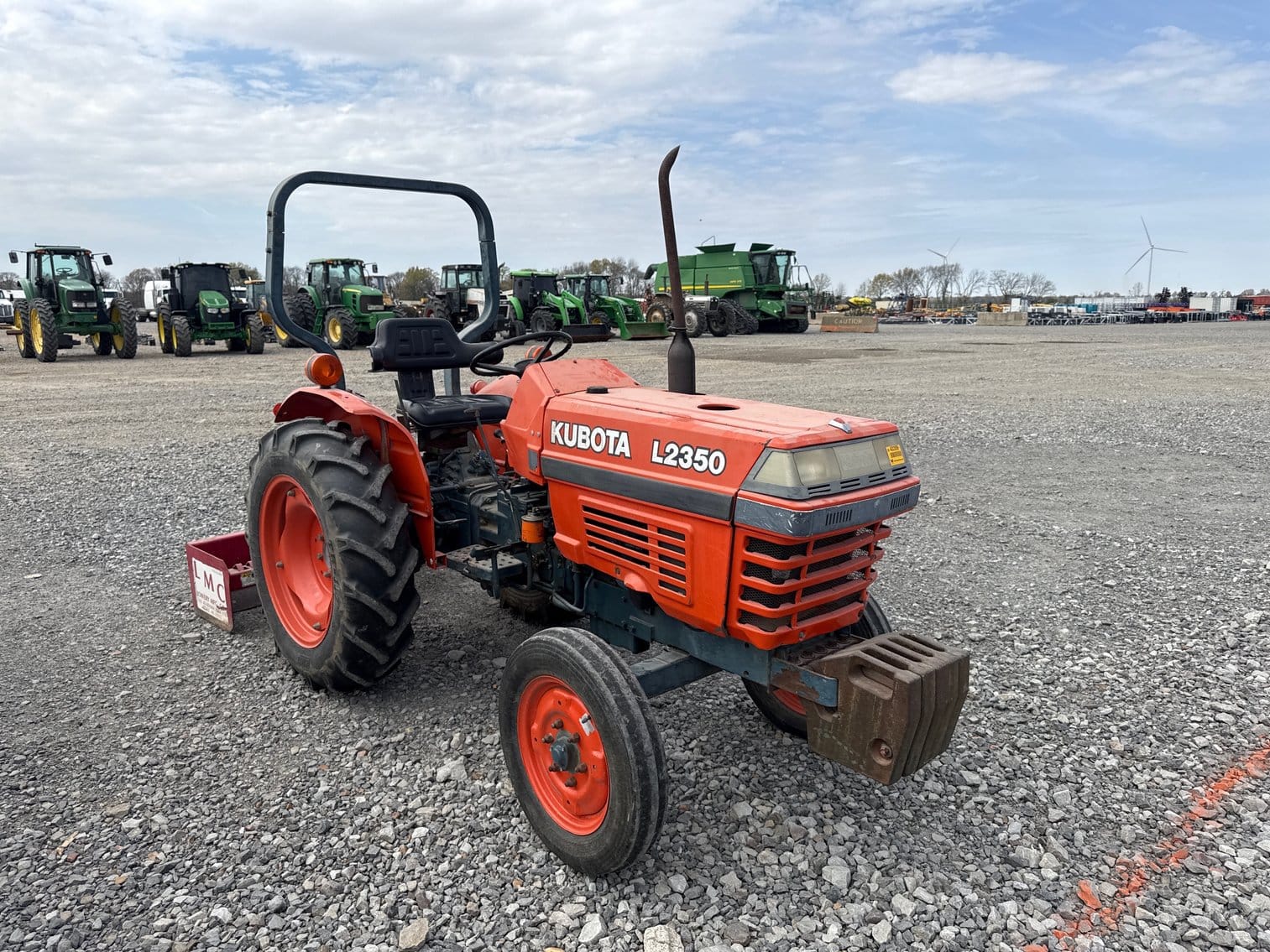 Kubota L2350 Equipment Image0
