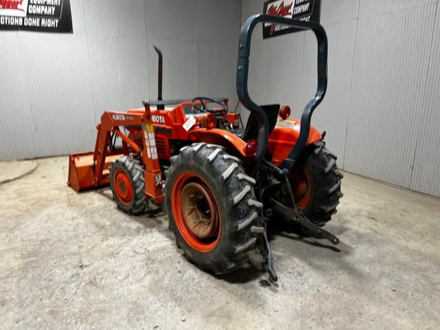 Image of Kubota L2350 equipment image 2