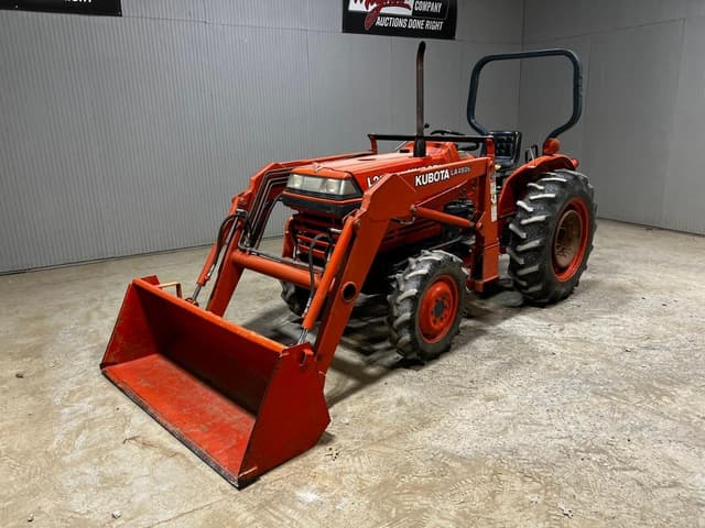 Image of Kubota L2350 equipment image 1