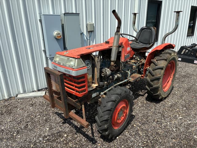 Image of Kubota L2350 equipment image 1