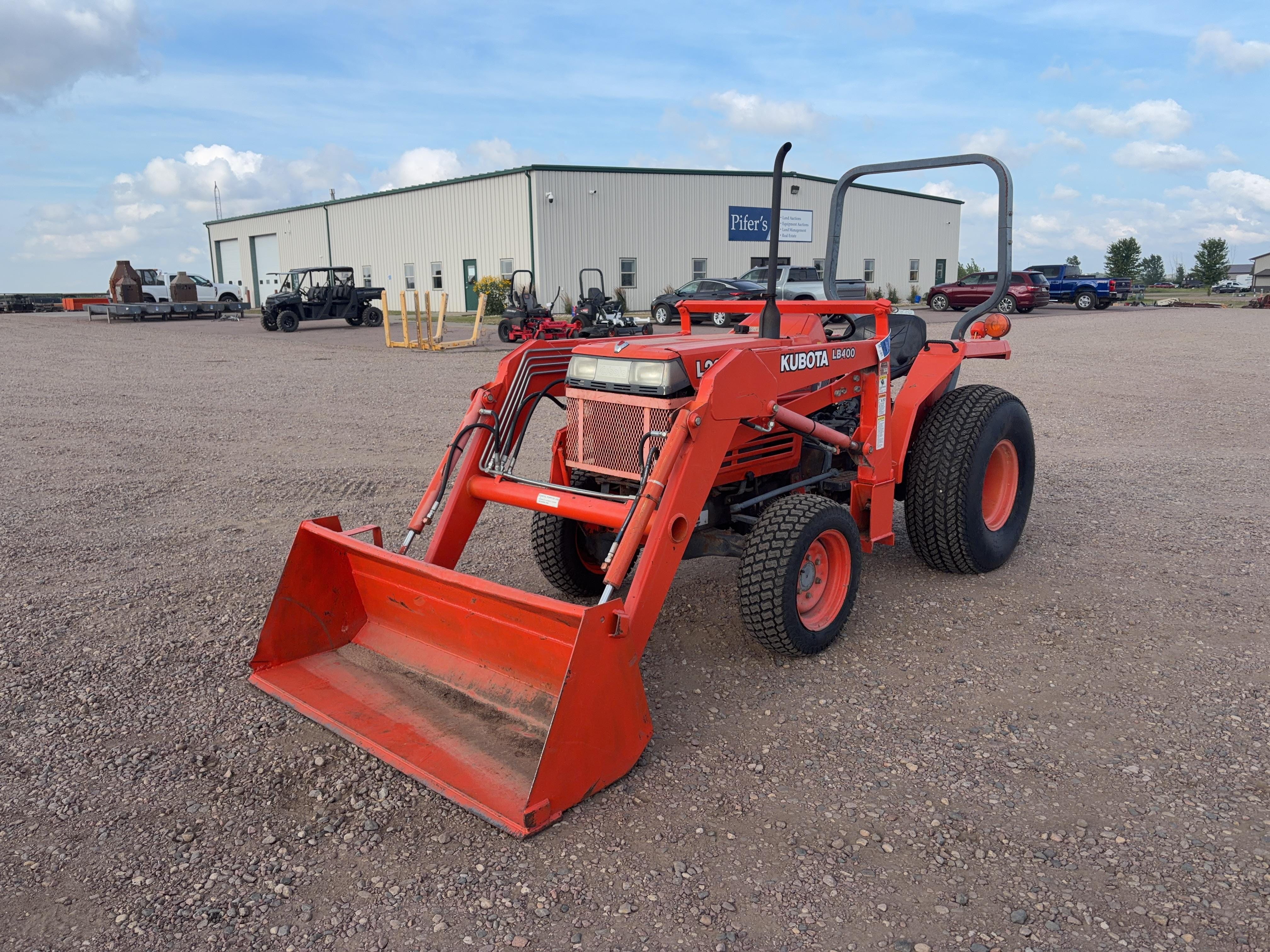 Kubota L2350 Equipment Image0