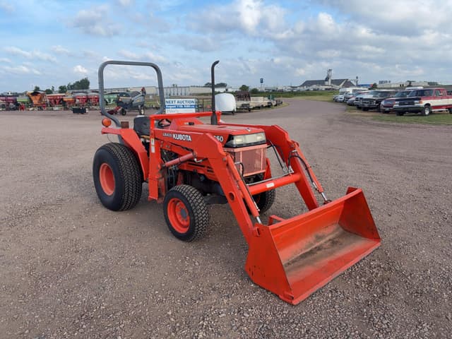 Image of Kubota L2350 equipment image 2