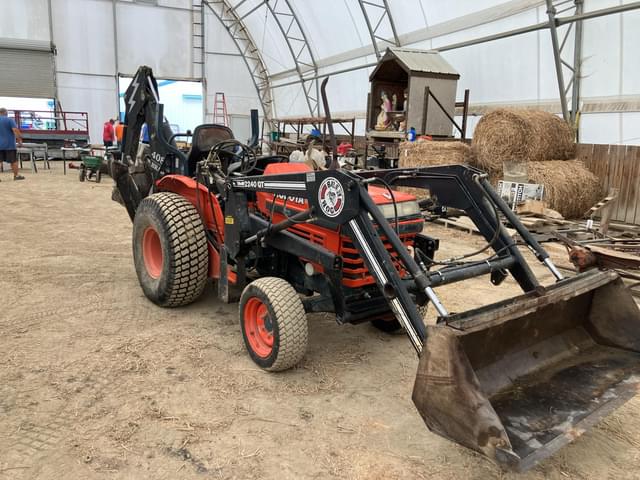 Image of Kubota L2350 equipment image 3
