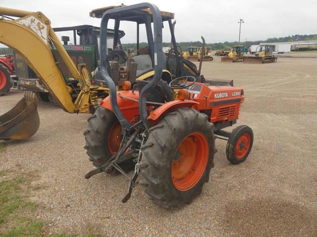 Image of Kubota L2350 equipment image 2