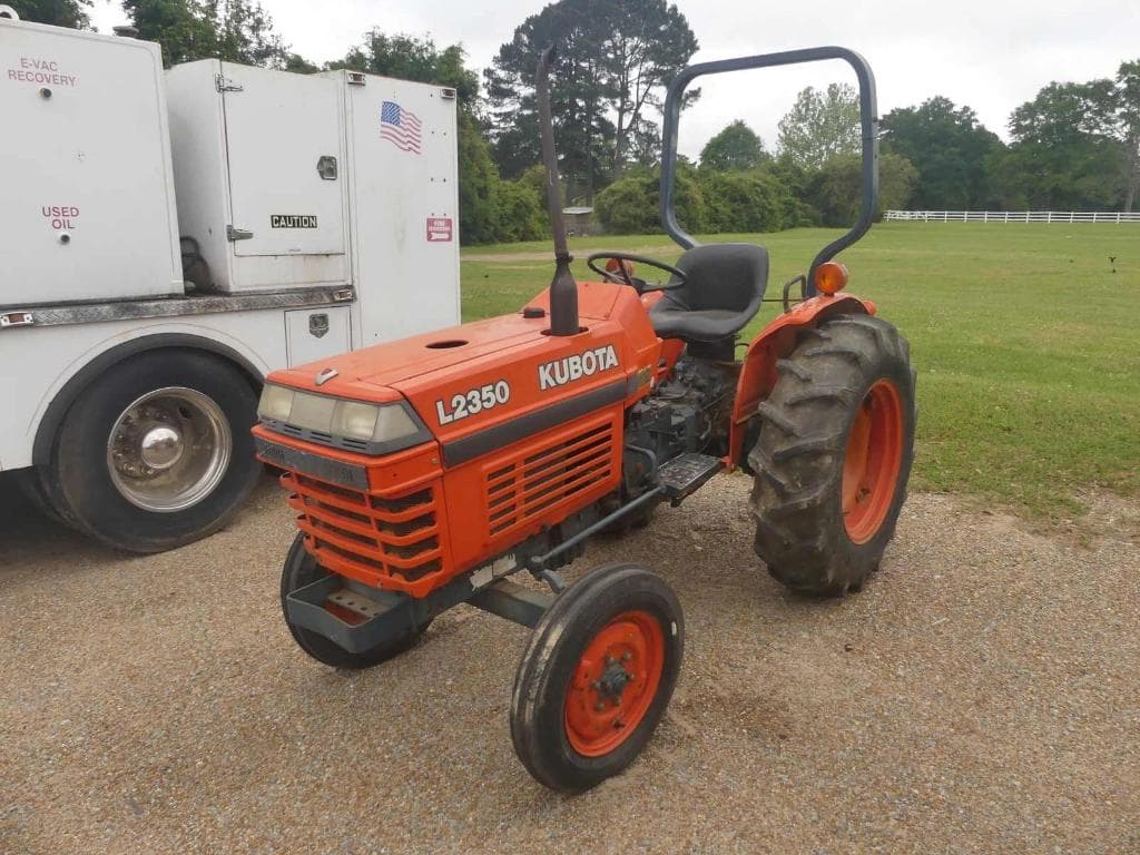 Image of Kubota L2350 Primary image