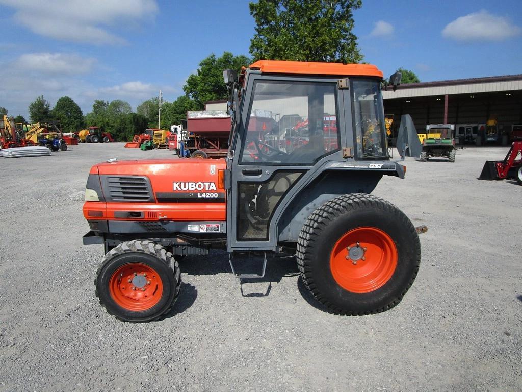 Image of Kubota L4200 Primary image