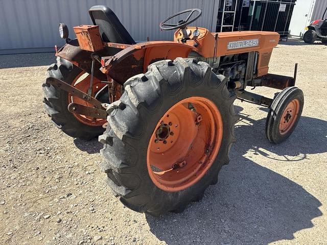Image of Kubota L245 equipment image 4