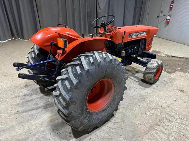 Image of Kubota L245 equipment image 4