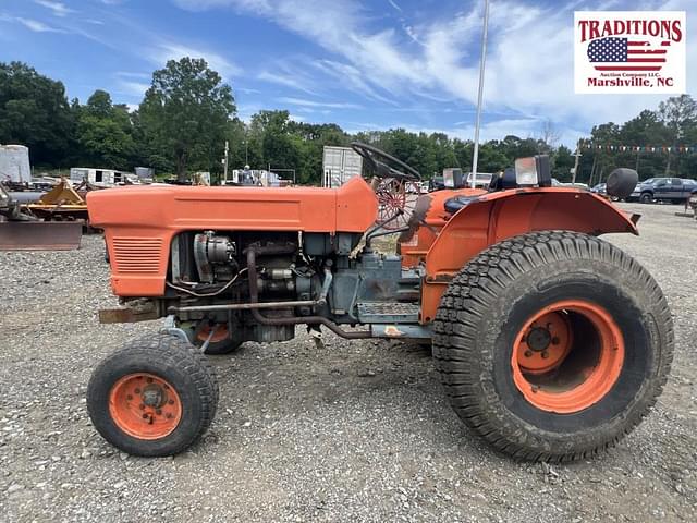 Image of Kubota L245 equipment image 4