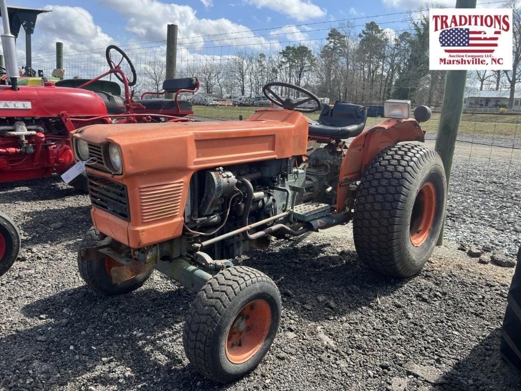 Kubota L245 Equipment Image0