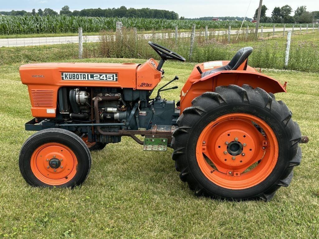 Main image Kubota L245