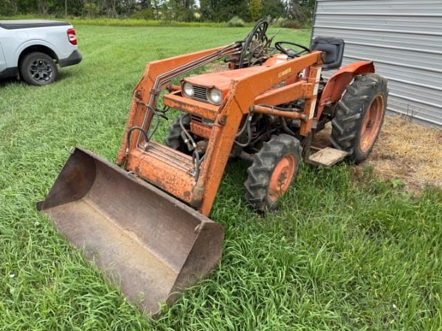 1978 Kubota L245DT Equipment Image0
