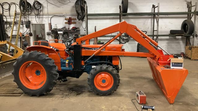 Image of Kubota L245DT equipment image 1