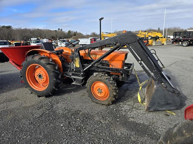 Image of Kubota L245 equipment image 1