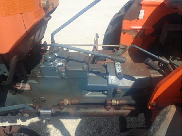 Image of Kubota L245 equipment image 4