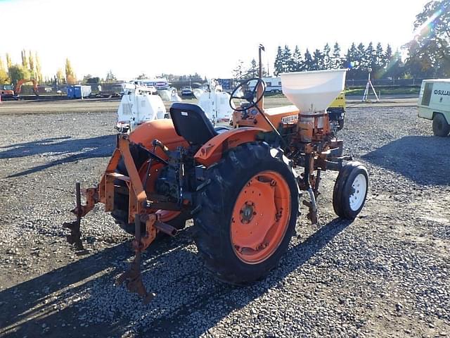 Image of Kubota L245H equipment image 3