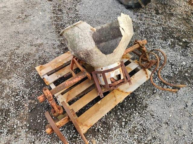 Image of Kubota L245H equipment image 2