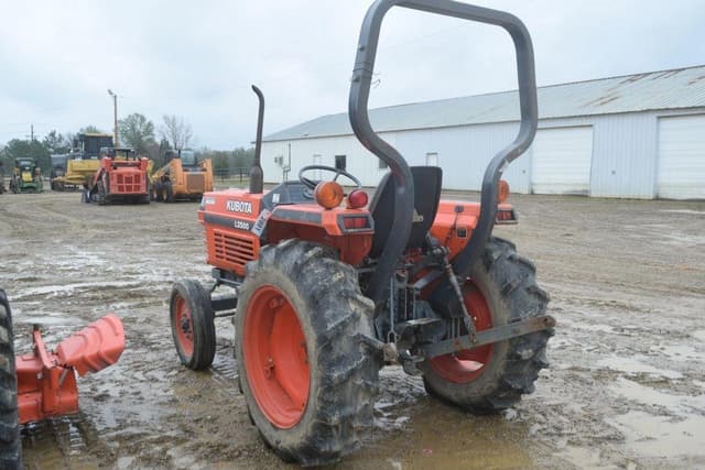 Image of Kubota L2500 equipment image 1