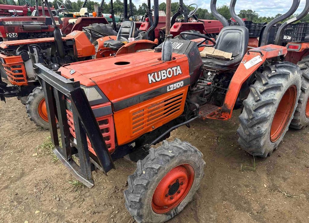 Image of Kubota L2500 Primary image