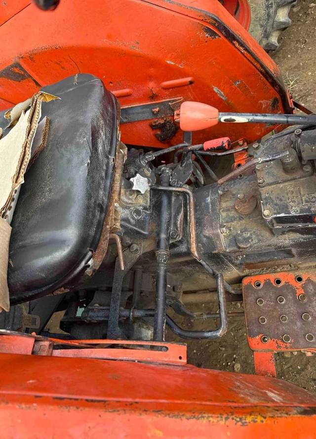 Image of Kubota L2500 equipment image 4