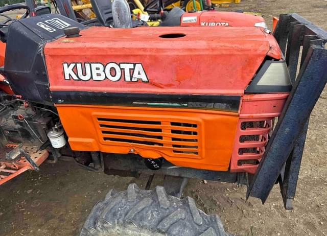 Image of Kubota L2500 equipment image 2