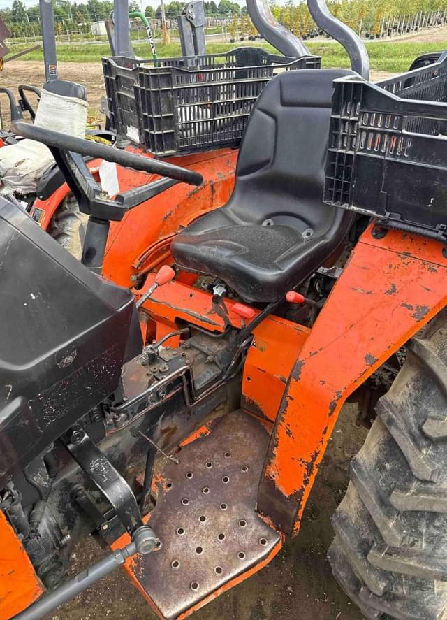 Image of Kubota L2500 equipment image 2