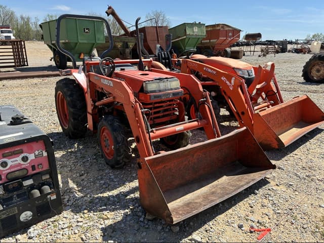 Image of Kubota L2500 equipment image 1