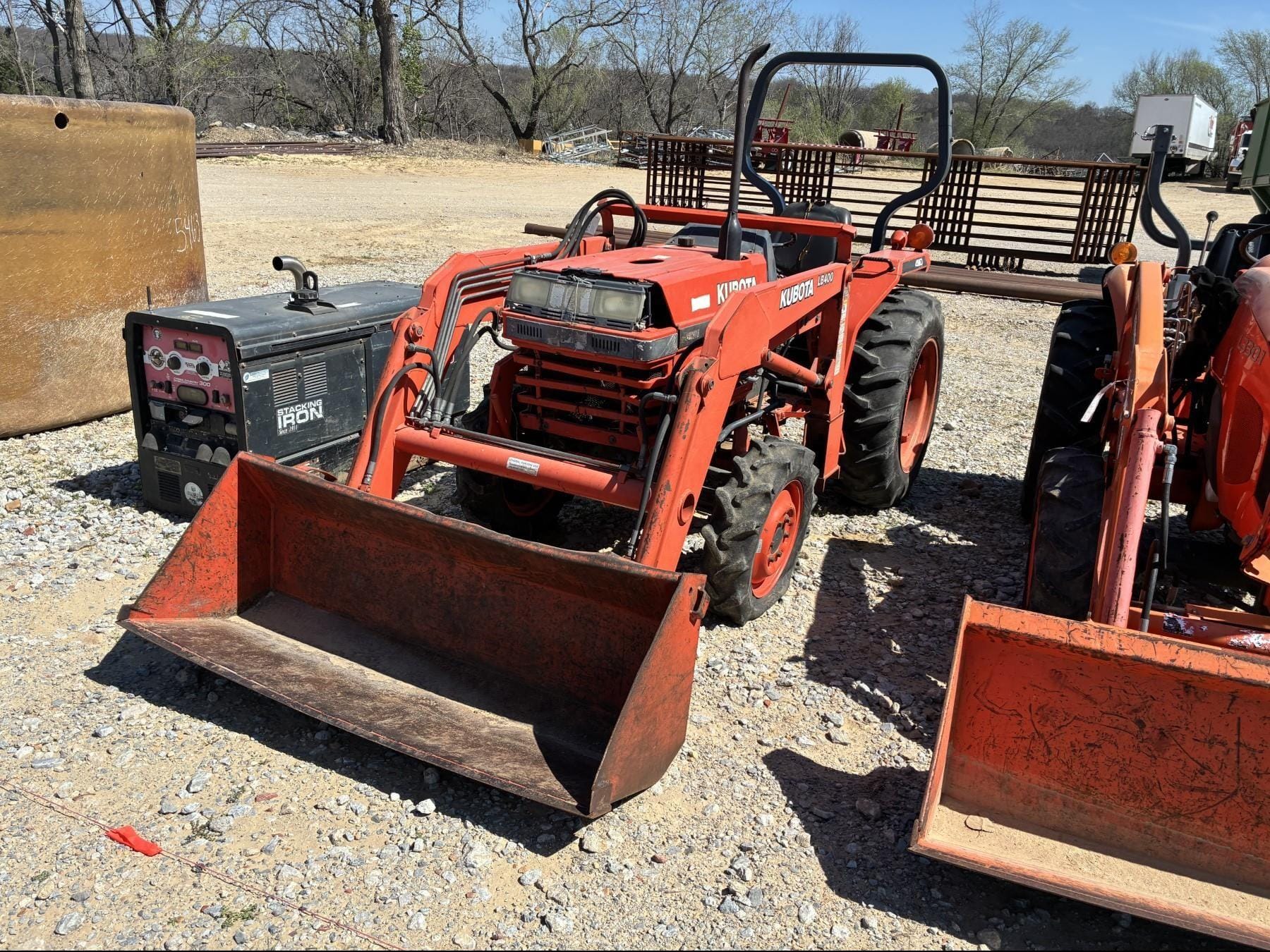 Kubota L2500 Equipment Image0