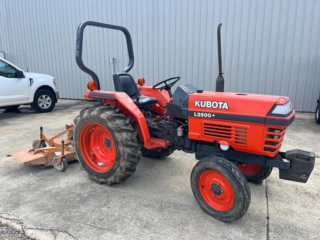 Image of Kubota L2500 equipment image 4