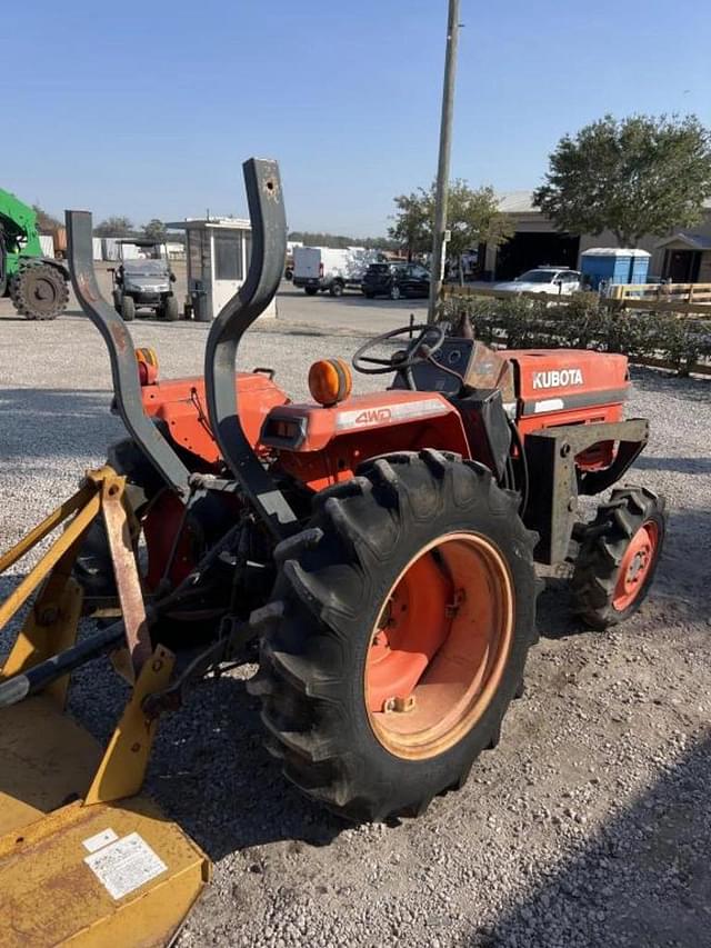 Image of Kubota L2500 equipment image 3