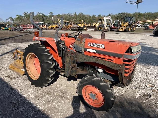 Image of Kubota L2500 equipment image 4