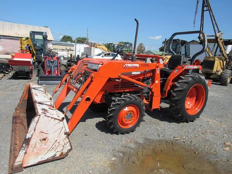 Kubota L2500 Equipment Image0